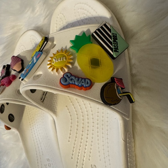 Croc Slides with 18 charms. Size Women 6 - Picture 5 of 14